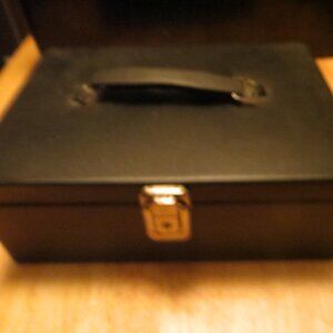 Locking Metal Cash Box, Black